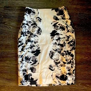 Floral white skirt